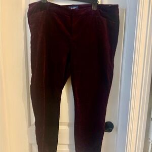 Old Navy Women’s Rich Burgundy Velvet Pixie Pants size 16